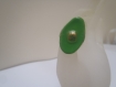 Bague ovale en verre de couleur verte 