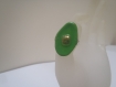 Bague ovale en verre de couleur verte 