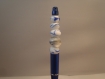 Stylo perles bleues et blanches en verre 