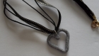 Collier coeur gris et ruban noir 64cm 
