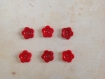 Lot 6 boutons fleurs 12 mm rouge 2 trous 