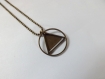 Collier graphique, geometrique, coloris bronze triangle et cercle, monté sur chaine à bille 