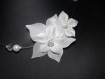 Charmant collier de mariage "say yes",avec fleur de soie ,perle de verre nacré et cristal ,blanc 