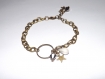 Jolie bracelet minimaliste , cercle , perle forme goutte blanc opaque, perle hematite grise , breloque étoile 