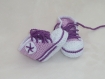 Chausson bébé basket rose et violet au crochet 
