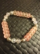 Bracelet perles en verre givré rose, perles en plastique et charm's 