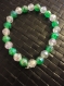 Bracelet perles plastique vertes et blanches 