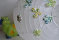 Suspension boule en papier décorée papillons et fleurs japonaise 