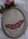 Cadre ovale relooké motif papillon patine taupe cirée / port gratuit 