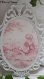 Grand cadre rocaille ovale en laiton patine blanc, toile de jouy rouge / envoi offert 