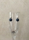 Boucle d'oreilles en verre nacré blanche et bleu marine 