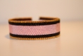 Bracelet manchette or noir et rose tissage peyote en perles de rocaille miyuki 11/0 