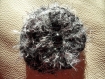 Barrette en laine noire ornée de fils argentés 