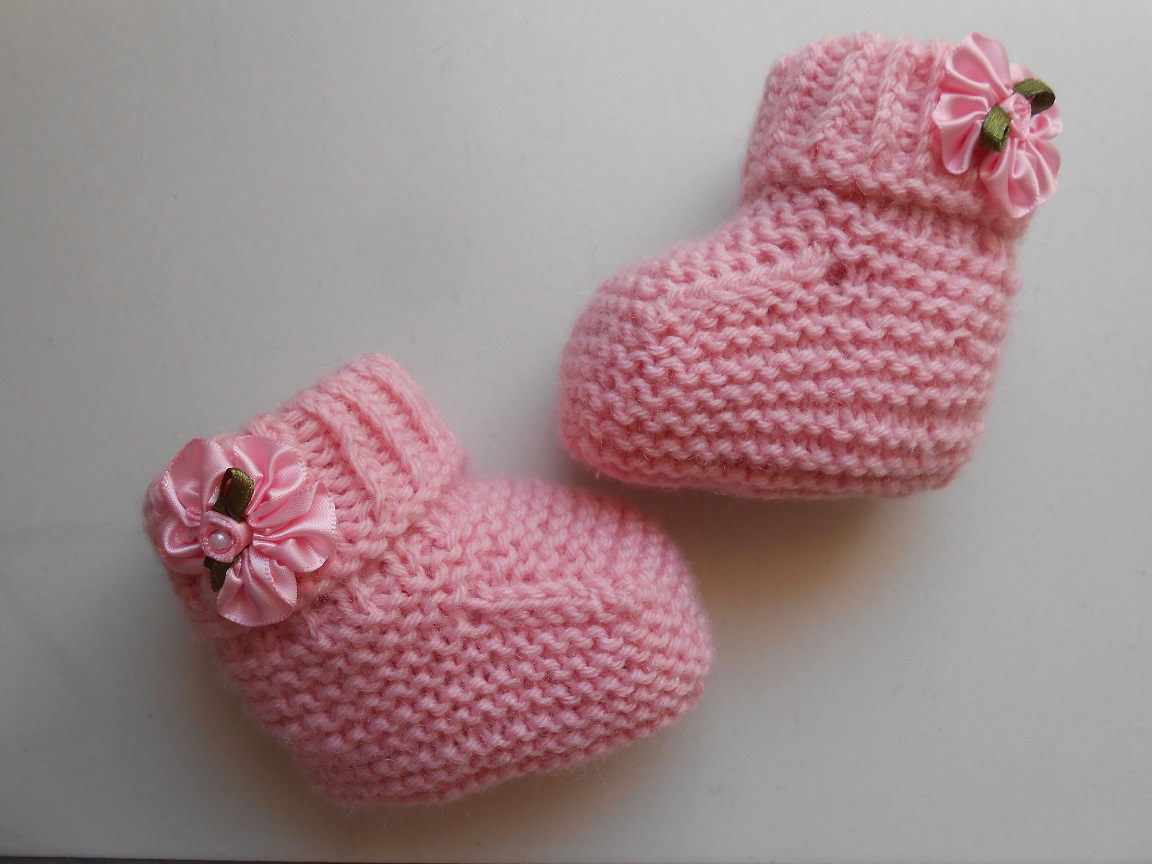chaussons bébé fille tricot rose naissance, cadeau de naissance