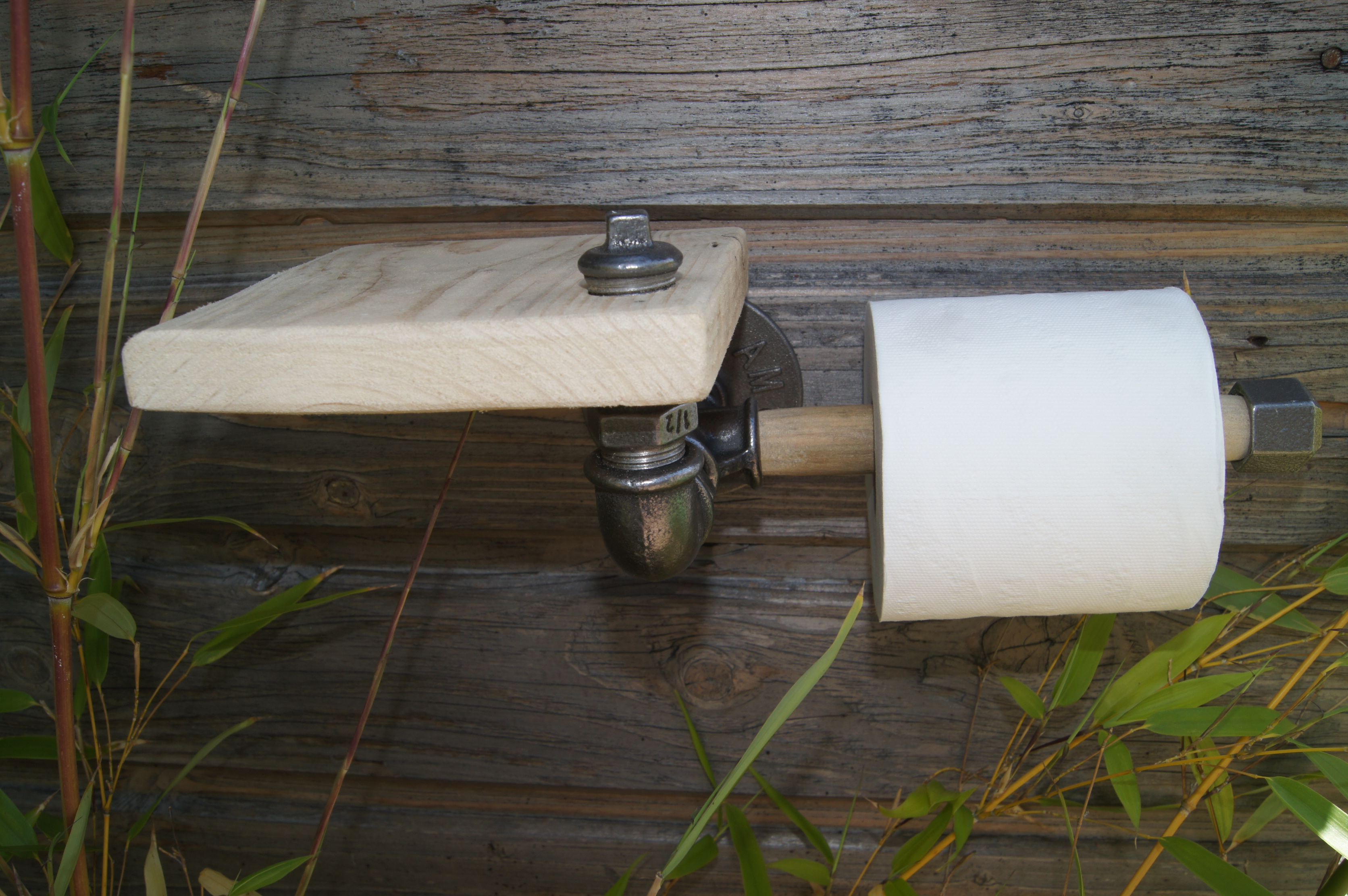 Tuyau Cuivre Porte-rouleaux de papier toilette conçu et créé par artisan craftworks 