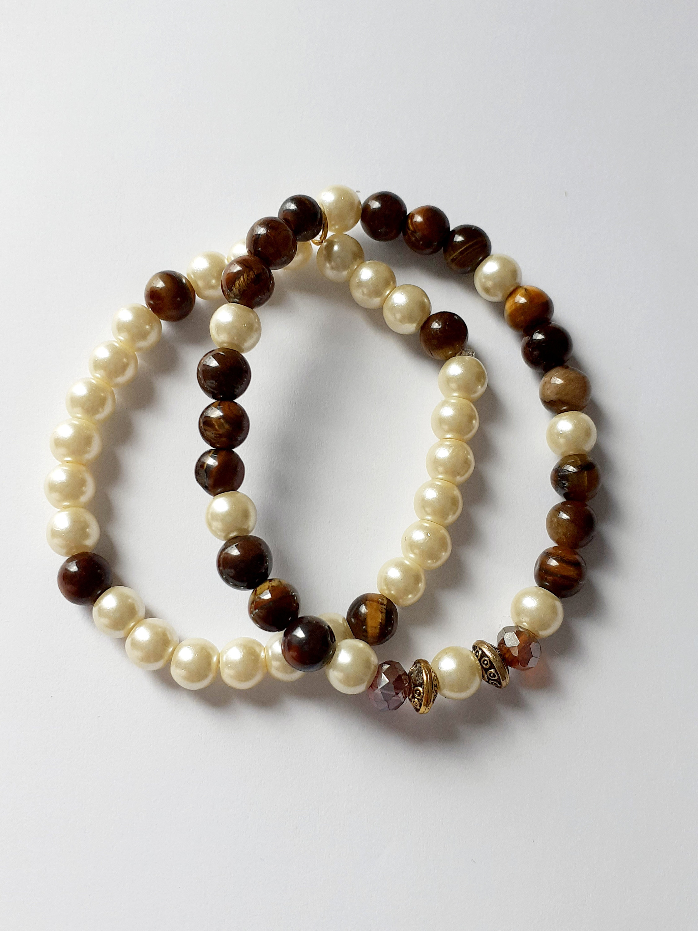 Bracelet femme nacre 6 mm et perle en verre oeil