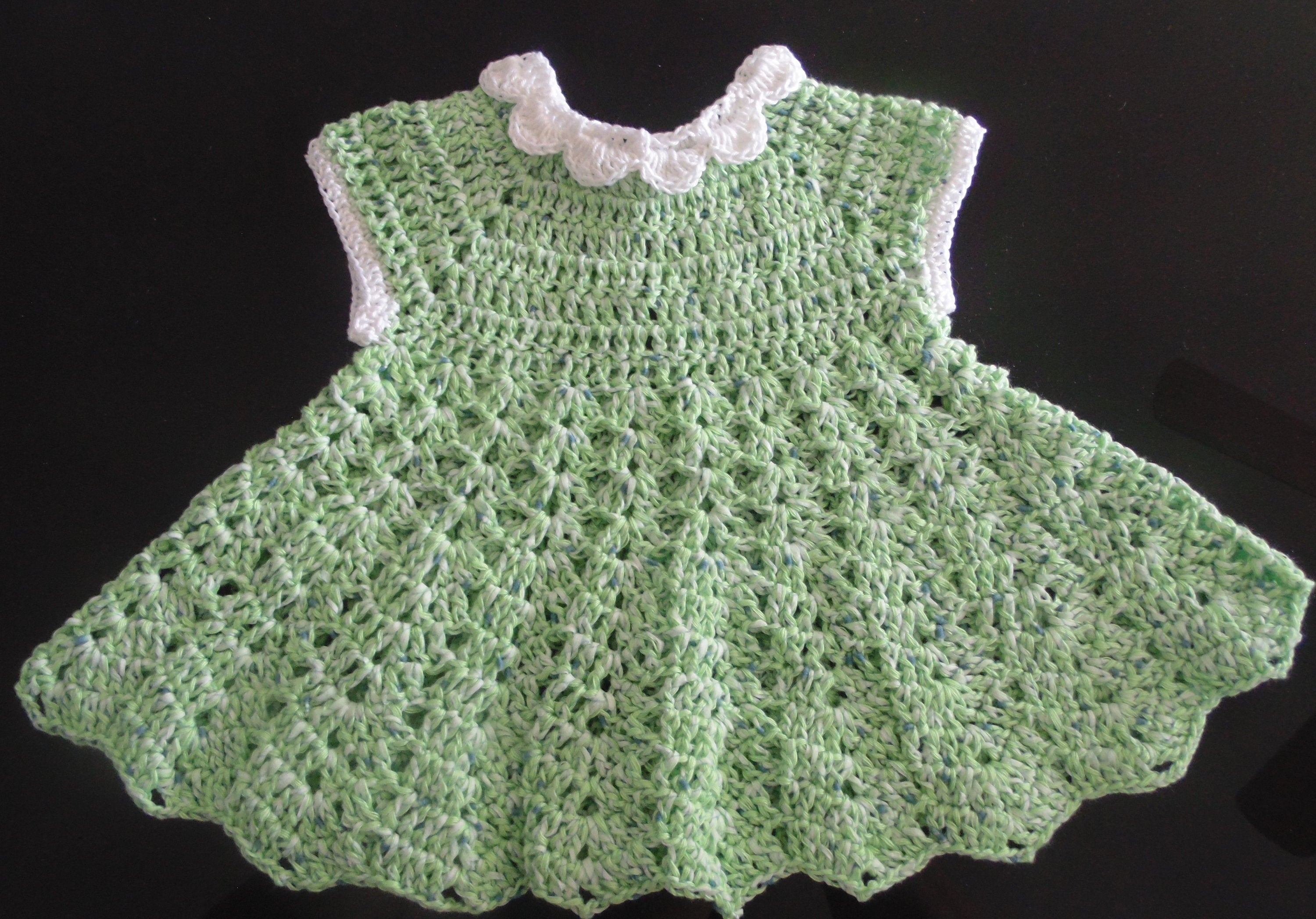 Robe Bébé En Molleton Avec Col En Crochet - Manches Longues, Pressionnée Dans Le Dos, Confortable Et élégante