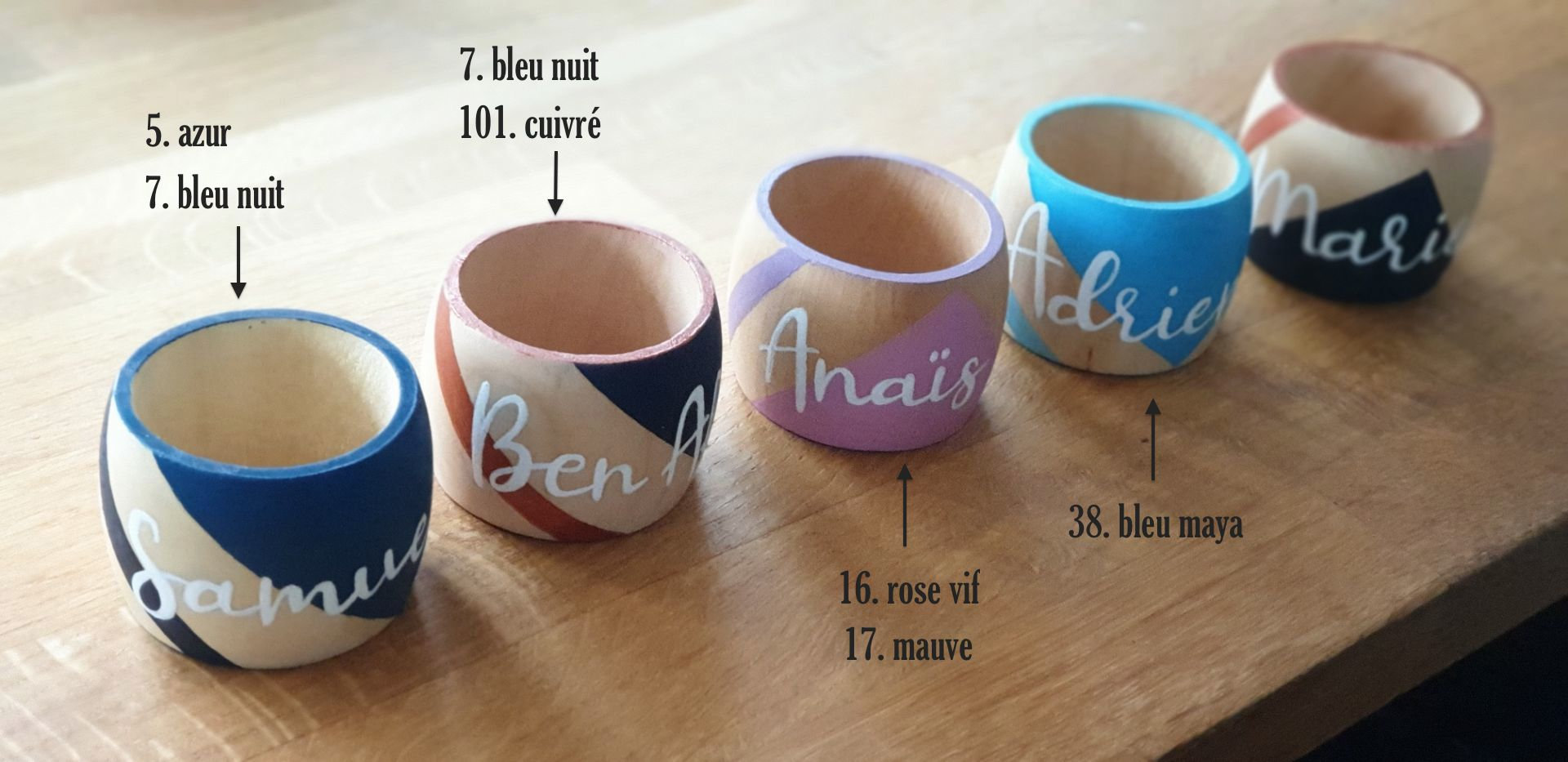 Rond de serviette bois, personnalisé, nom calligraphie, géométrique