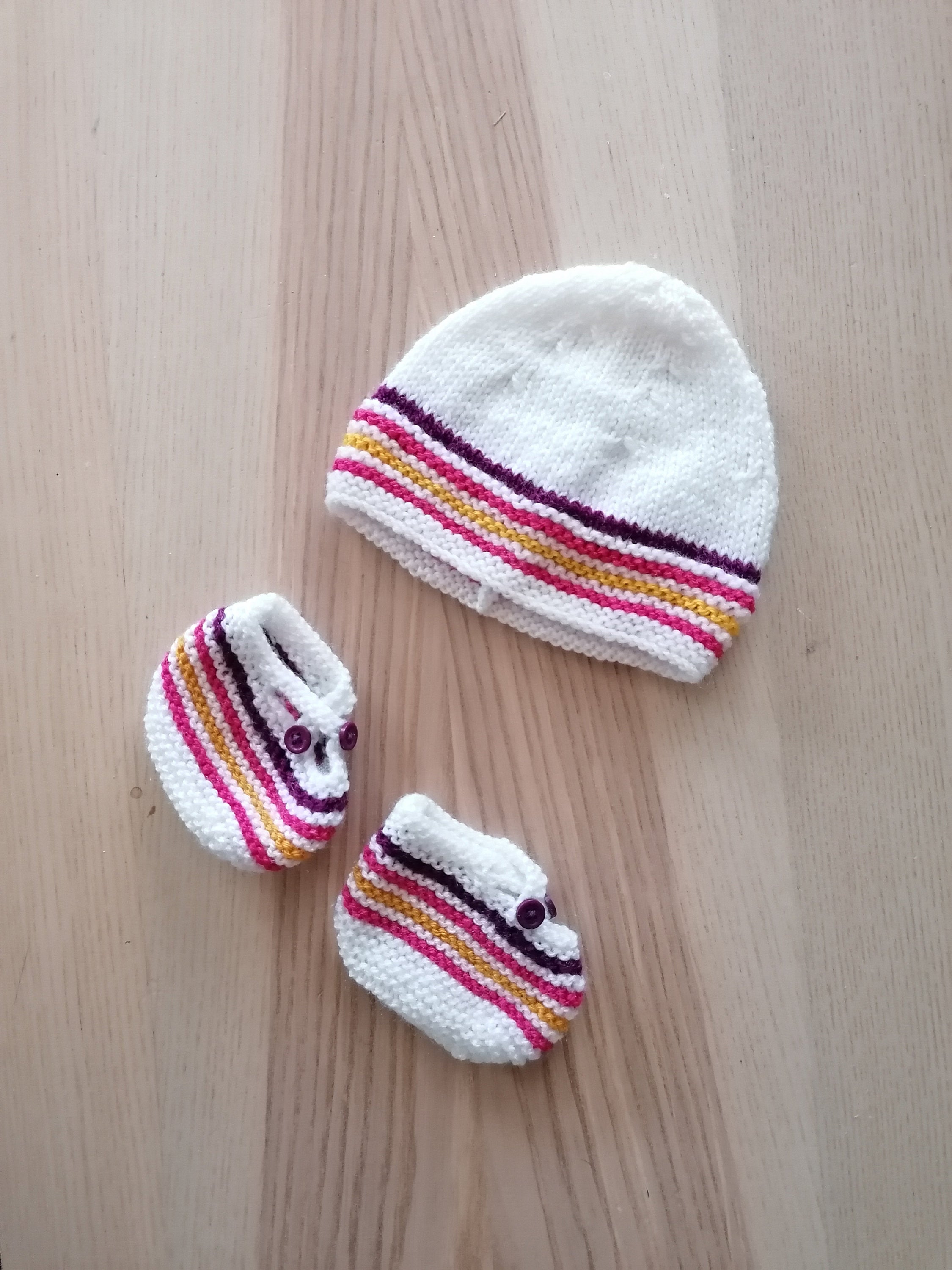 Lot Bonnet Chaussons Bebe Tricot Blanc Rose Violet 3 Mois Fait Main Enfants Accessoires Mode Bebe Par Angelina Crochet