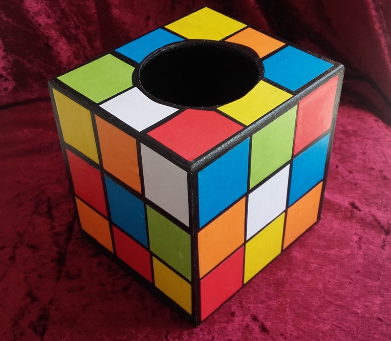 Boîte à mouchoirs rubiks cube : accessoires-enfant par lesptitsdoigts