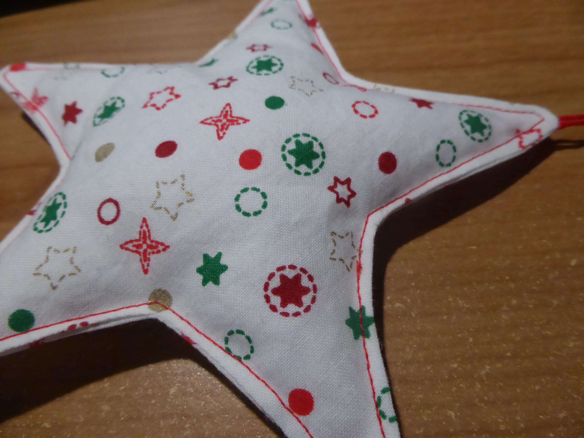 Etoile de noël en tissu objetsdeco par creamireille