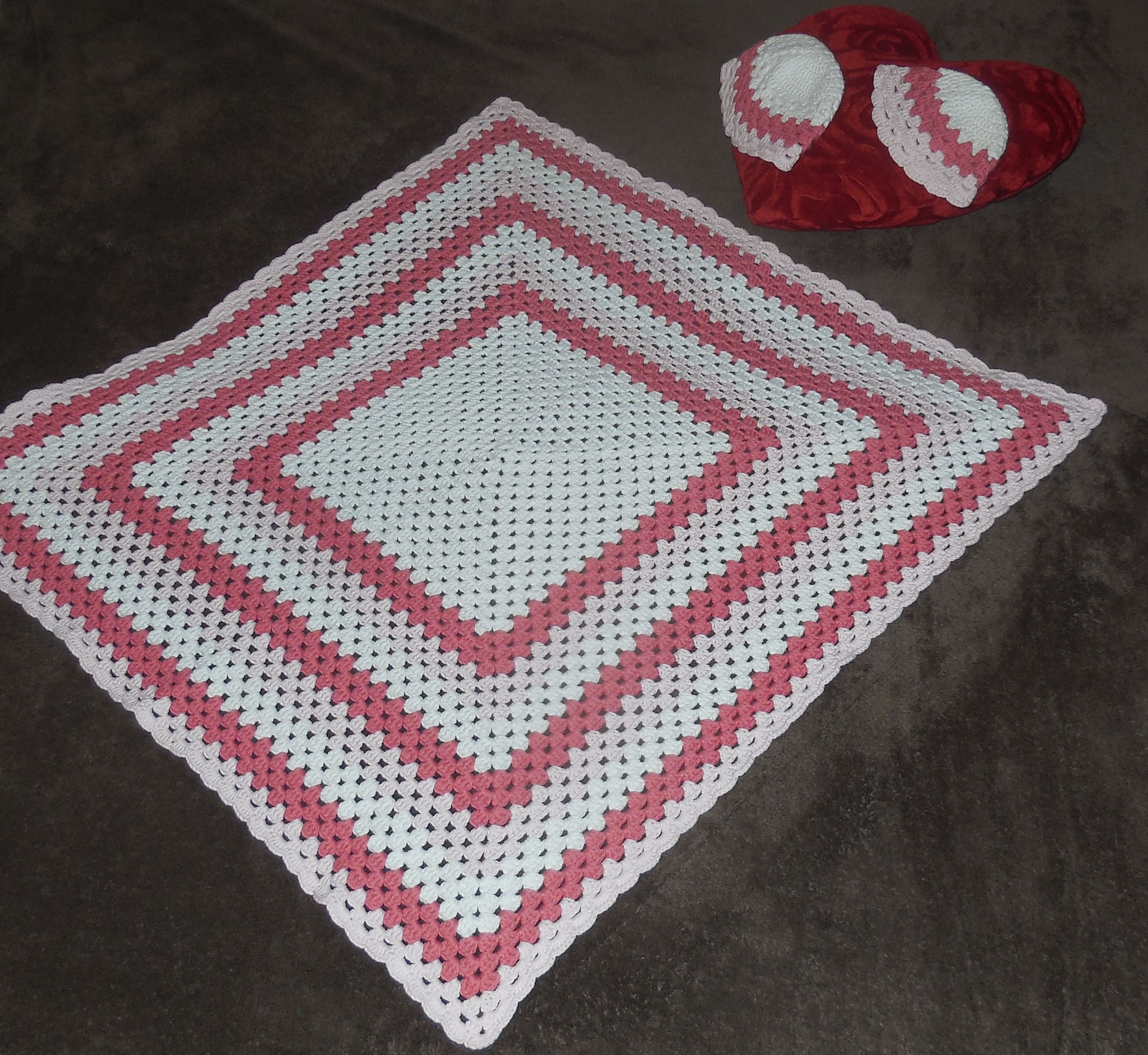 Belle Couverture Bebe Fille Au Crochet Bonnet Assorti Accessoires Bebe Par Angelika