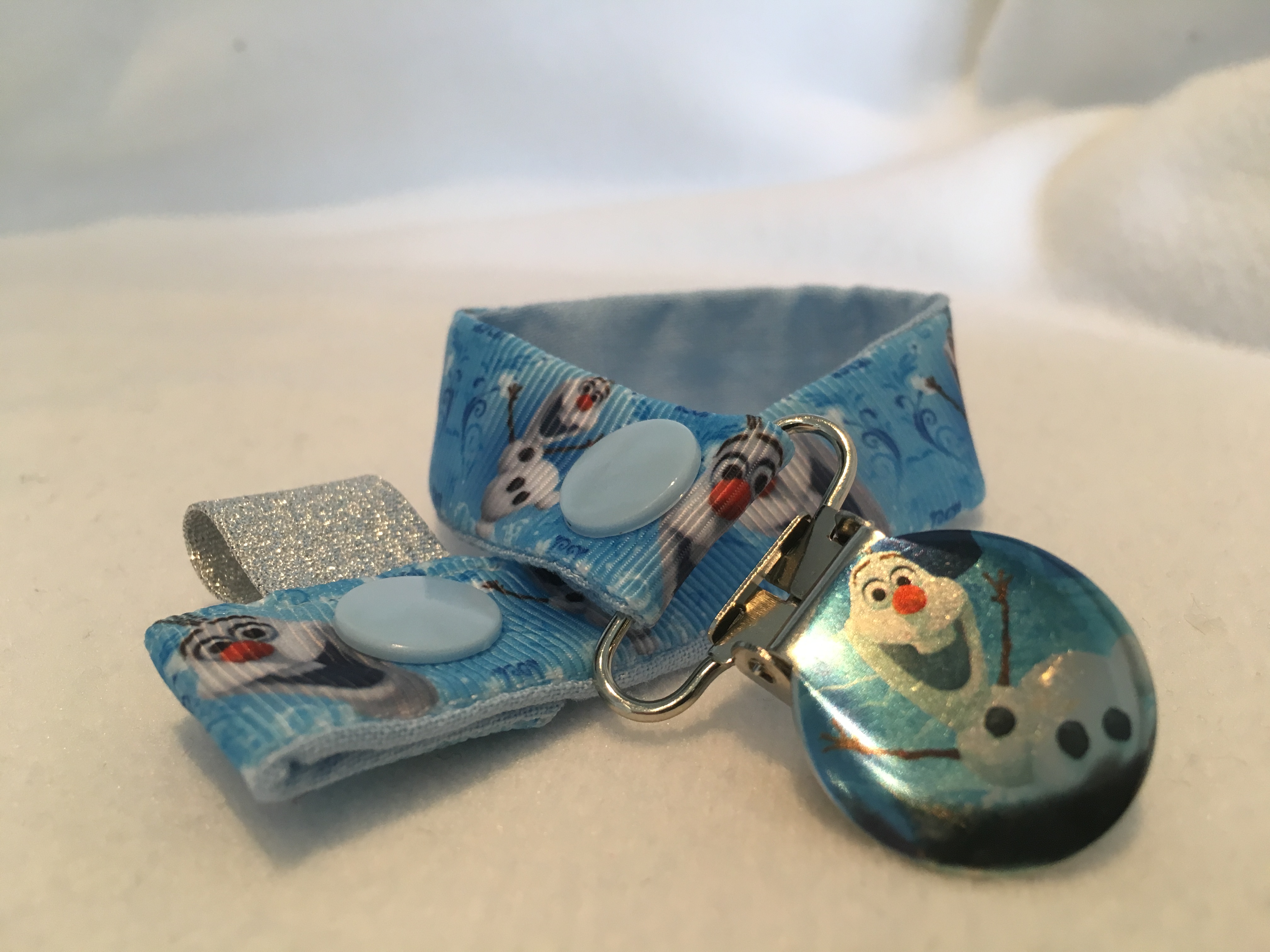 Attache tétine reine des neiges olaf accessoiresbebe par creabb