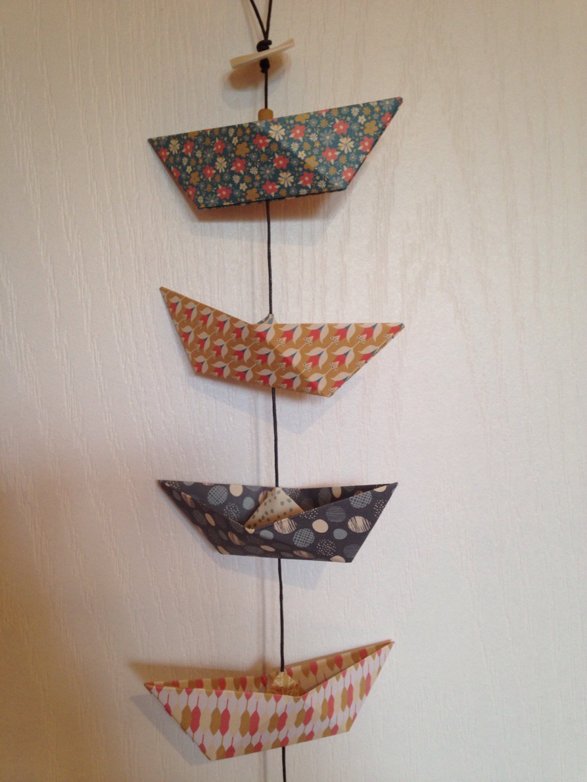 Guirlande Origami Bateaux En Papier Japonais Par Couleurs Et Papiers Guirlande Origami Bateaux En Papier Japonais Par Couleurs Et Papiers