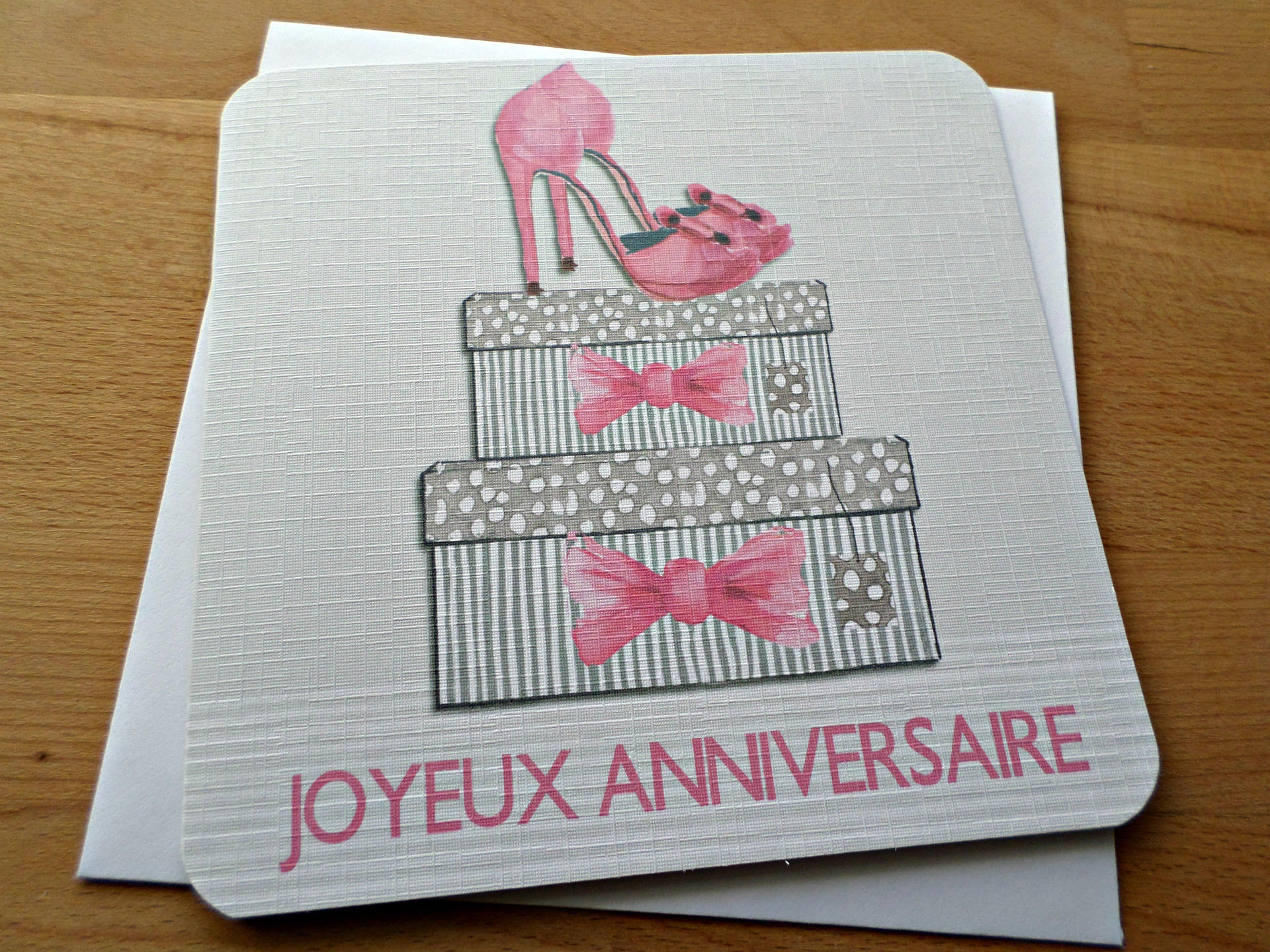 Carte De Vœux Faite Main Joyeux Anniversaire Originale 15cm X 15cm Avec Enveloppe Card Bubble Par Cardbubble