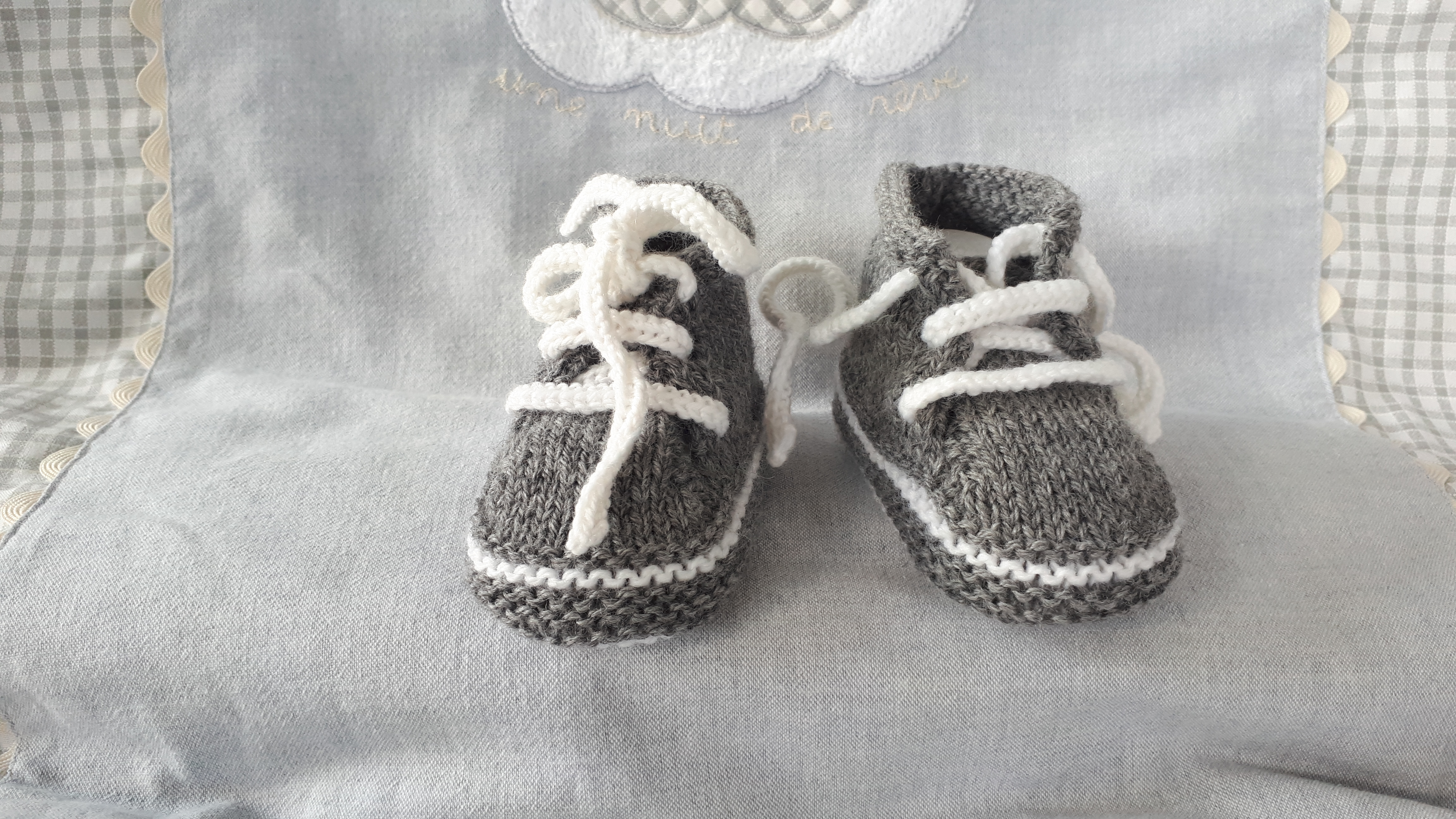 Chaussons bébé 0/3 mois au tricot 