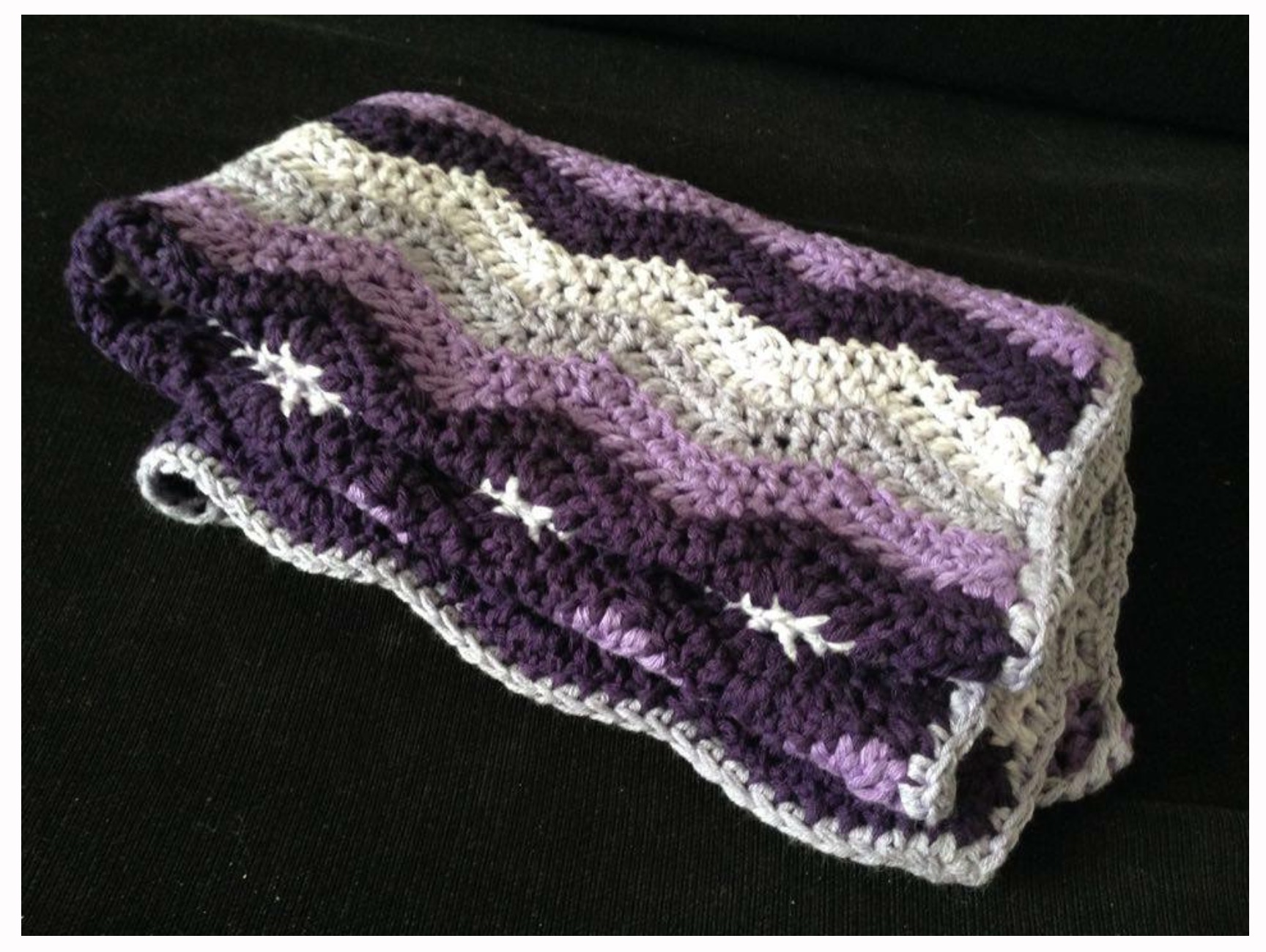 Couverture Bebe Au Crochet Au Point Chevron Accessoires Bebe Par Sophilenaiguilles