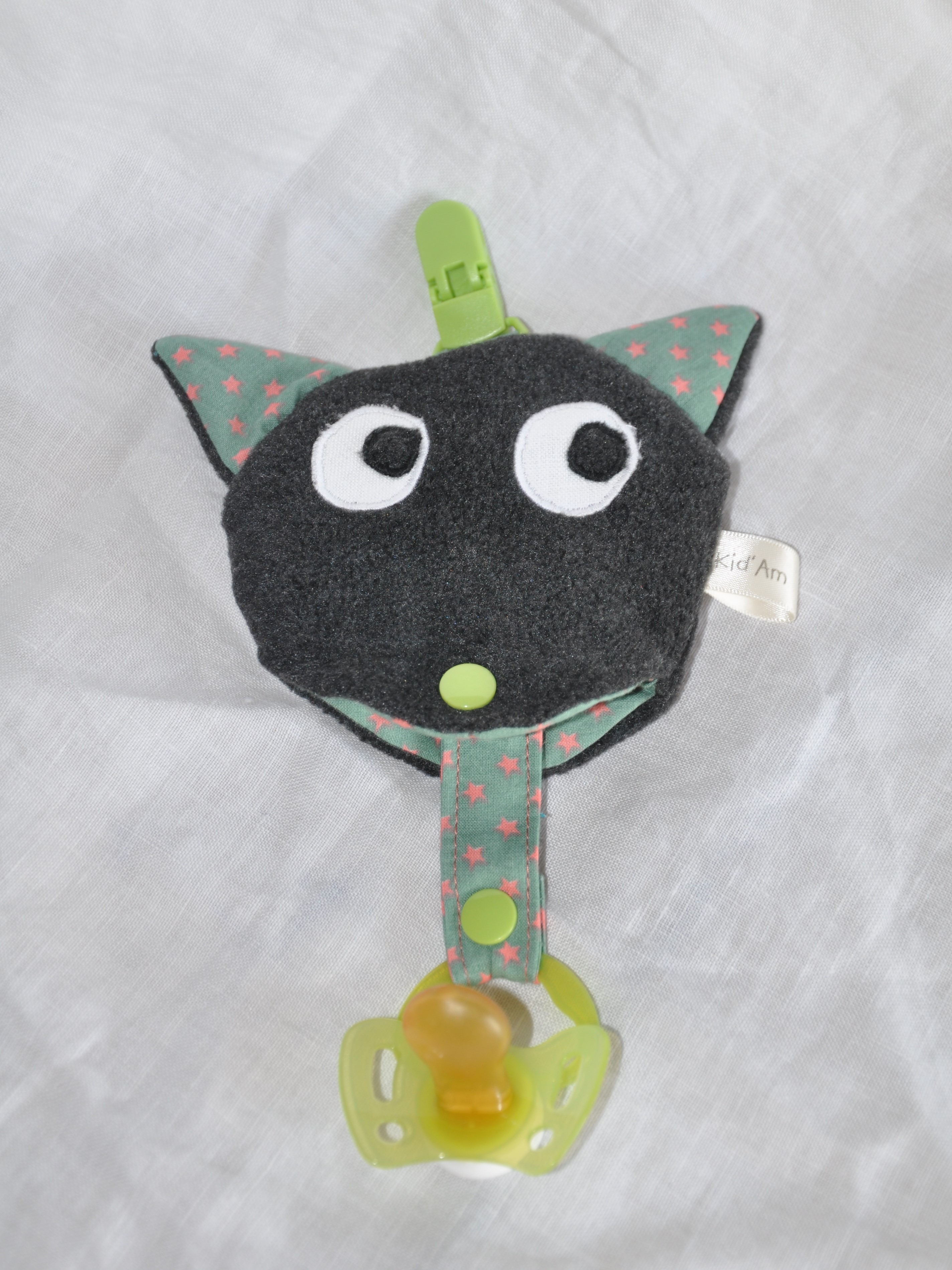 Range tétine et attachetétine forme chat accessoiresbebe par kidam