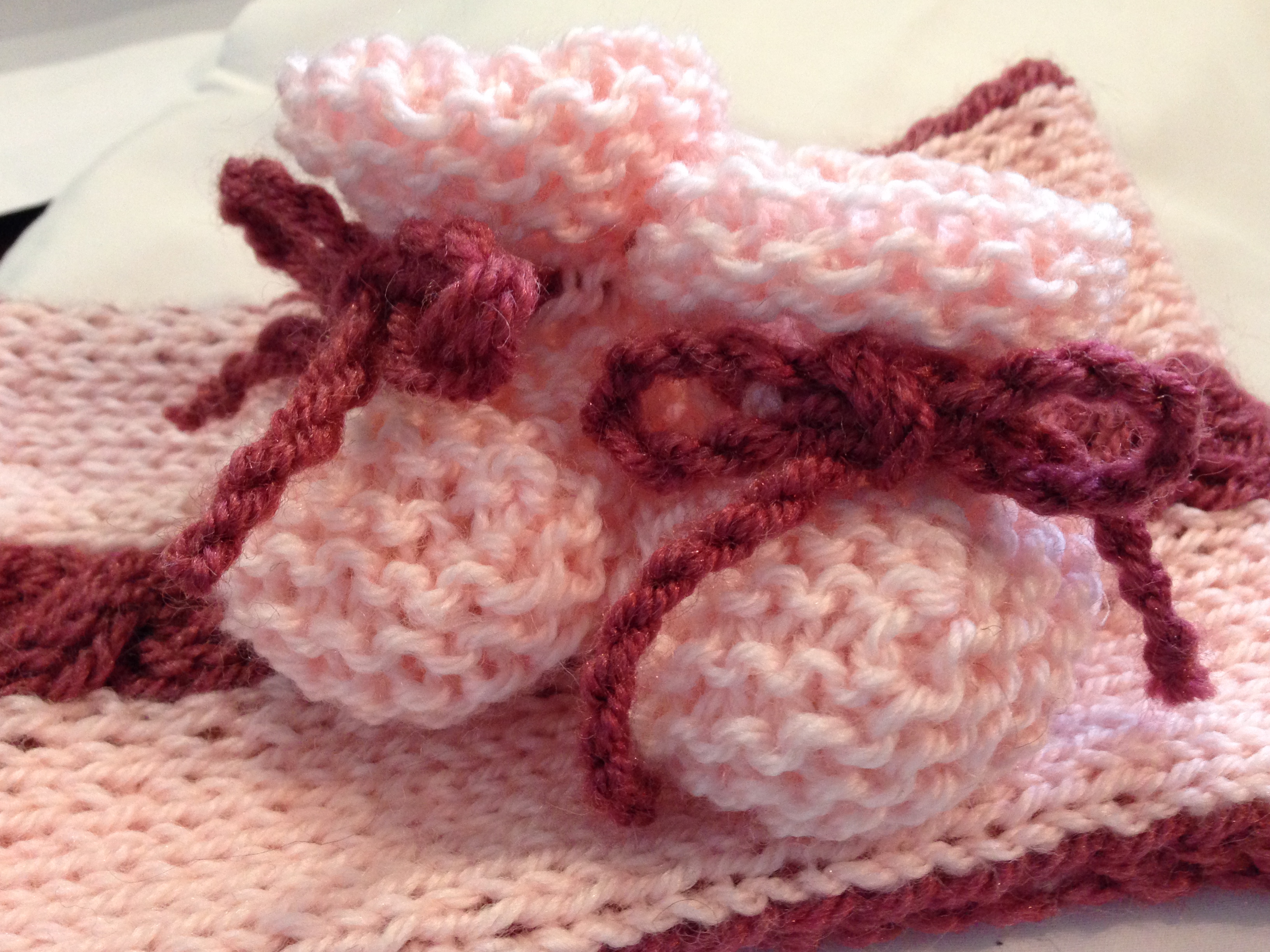 Echarpe Snood Chaussons Bebe Rose Et Mauve En Tricot Avec Torsade Accessoires Bebe Par Lafeedesalpilles Echarpe Snood Chaussons Bebe Rose Et Mauve En Tricot Avec Torsade Accessoires Bebe Par Lafeedesalpilles