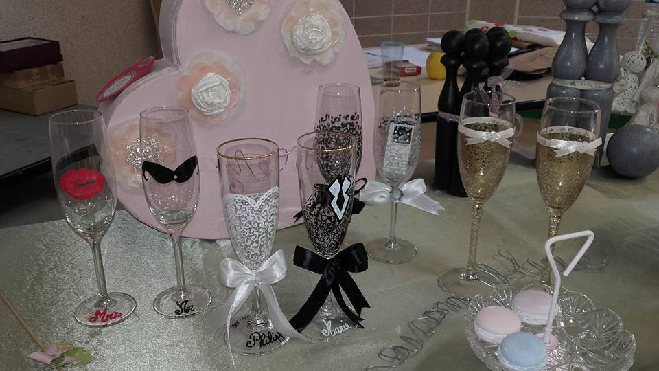 Duo de flûtes à champagne pour les mariés par atelierguernouillat