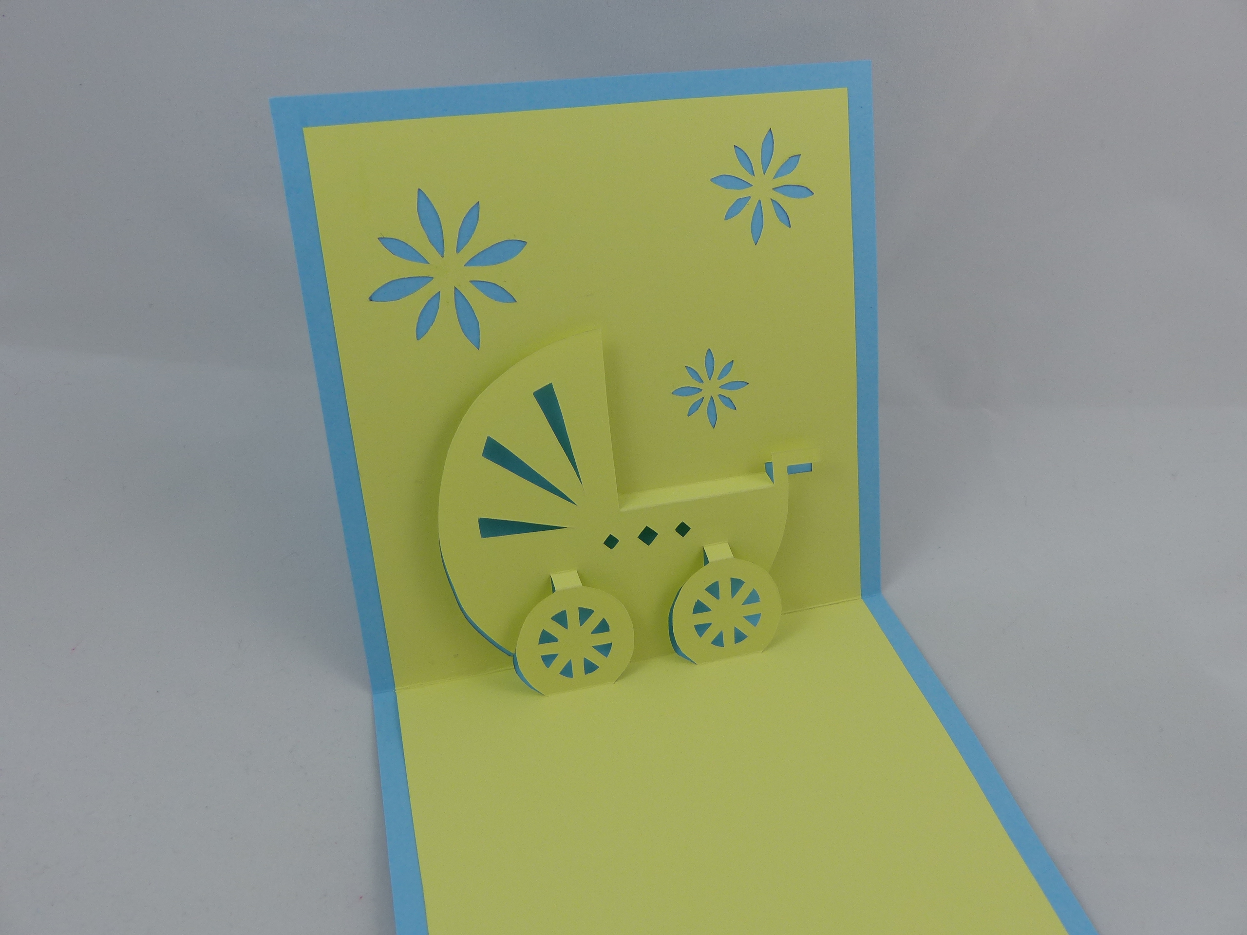 Carte Ou Faire Part Landeau Pour Naissance Ou Anniversaire Enfant En Relief 3d Kirigami Couleur Bleu Alize Papeterie Cartes 3d Par Cartofil