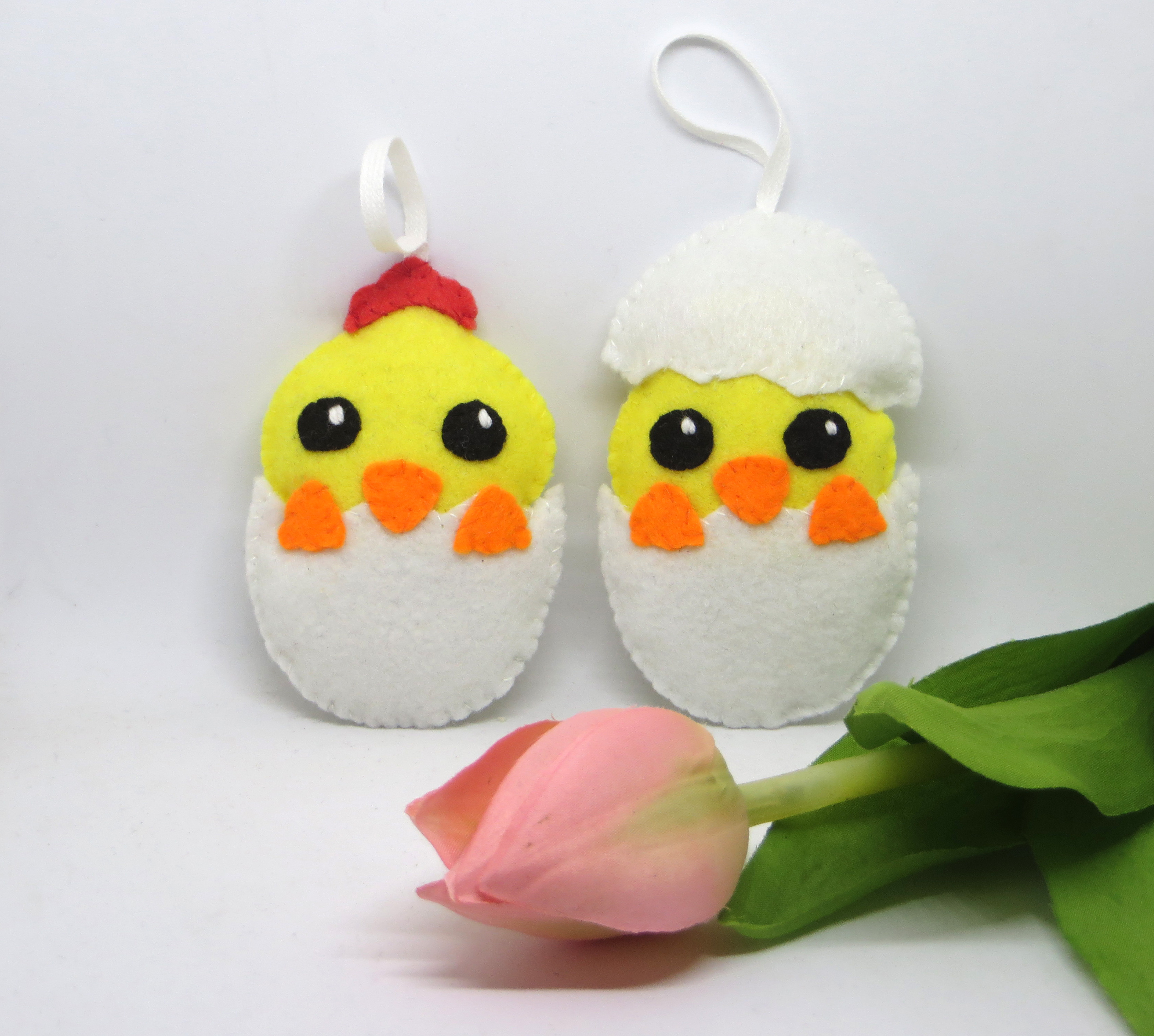 Décoration poussins de pâques, dans leur coquille, en ...