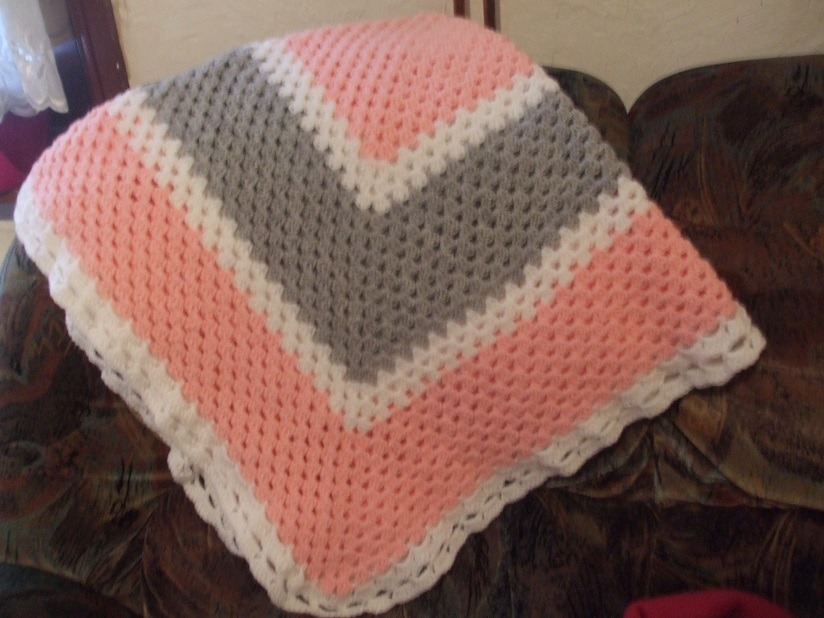 Chale Ou Plaid Bebe Pour Fille Fait Au Crochet Accessoires Bebe Par Passetempscrochet