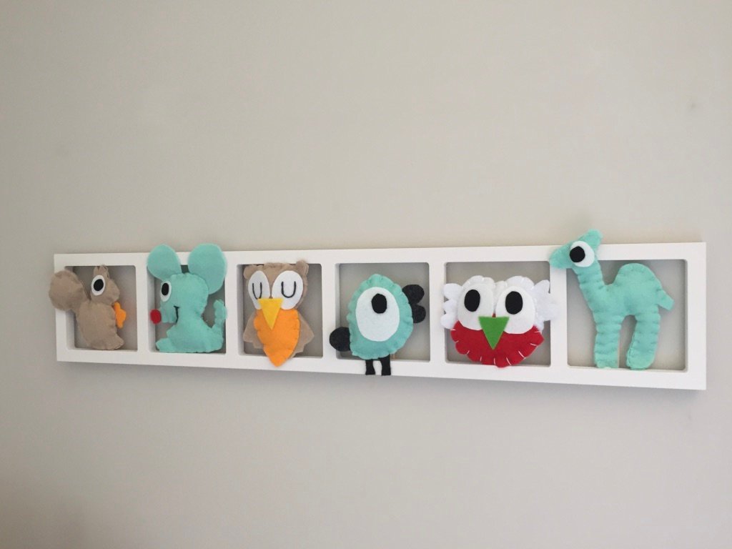 Top Decoration Chambre De Bebe Cadre De 6 Figurines Animaux En Feutrine Tons Beige Vert D Eau Rouge Par Decobebe