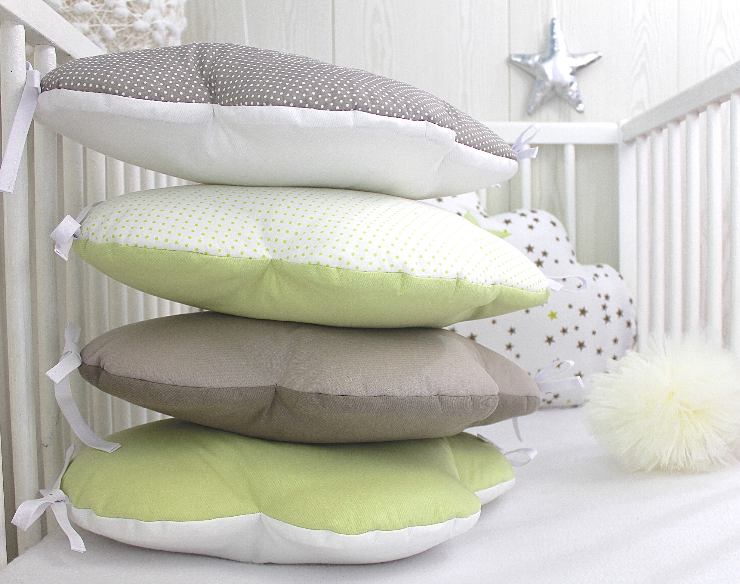 Tour De Lit Bebe 60cm Large Nuages 5 Coussins Blanc Vert Anis Et Taupe Accessoires Bebe Par Petitlion Tour De Lit Bebe 60cm Large Nuages 5 Coussins Blanc Vert Anis Et Taupe Accessoires Bebe Par Petitlion
