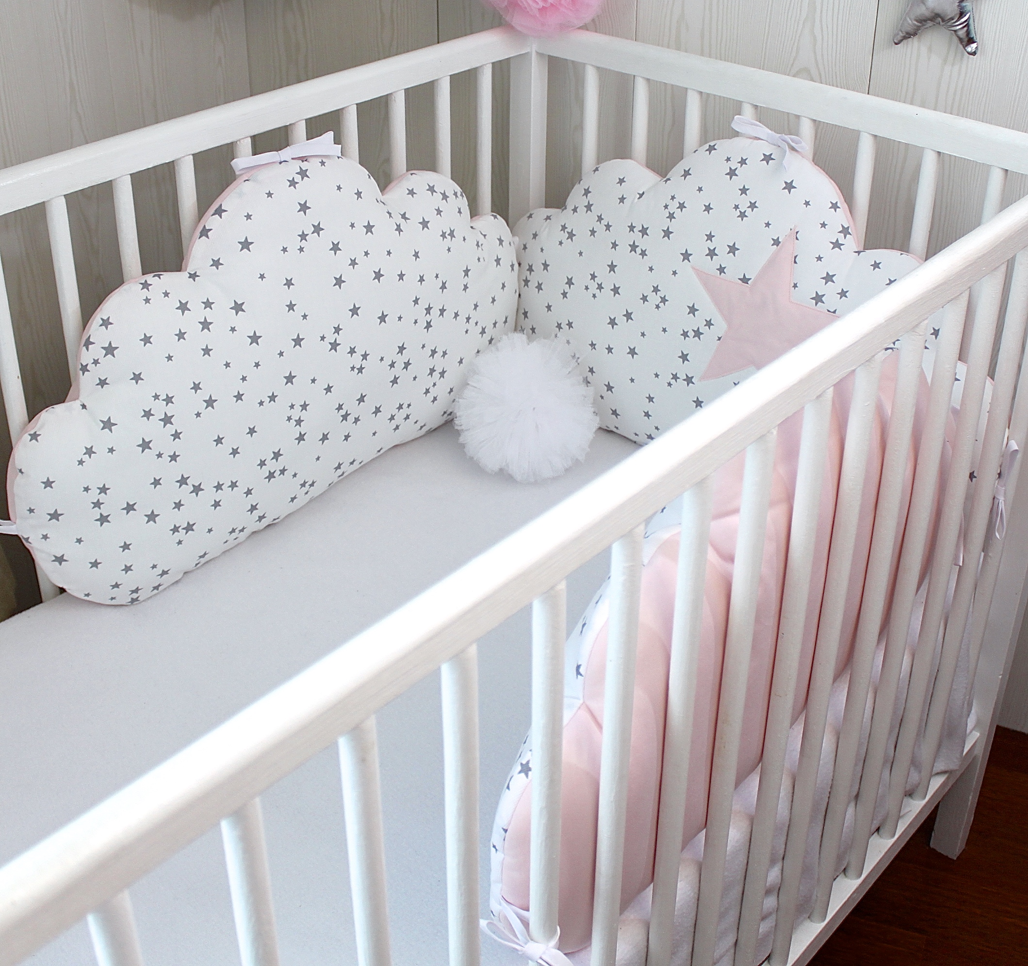 Tour De Lit Bebe 60cm Large 3 Coussins Nuages Ton Rose Pale Et Blanc A Etoiles Grises Accessoires Bebe Par Petitlion Tour De Lit Bebe 60cm Large 3 Coussins Nuages Ton Rose Pale Et Blanc A Etoiles Grises Accessoires Bebe Par Petitlion