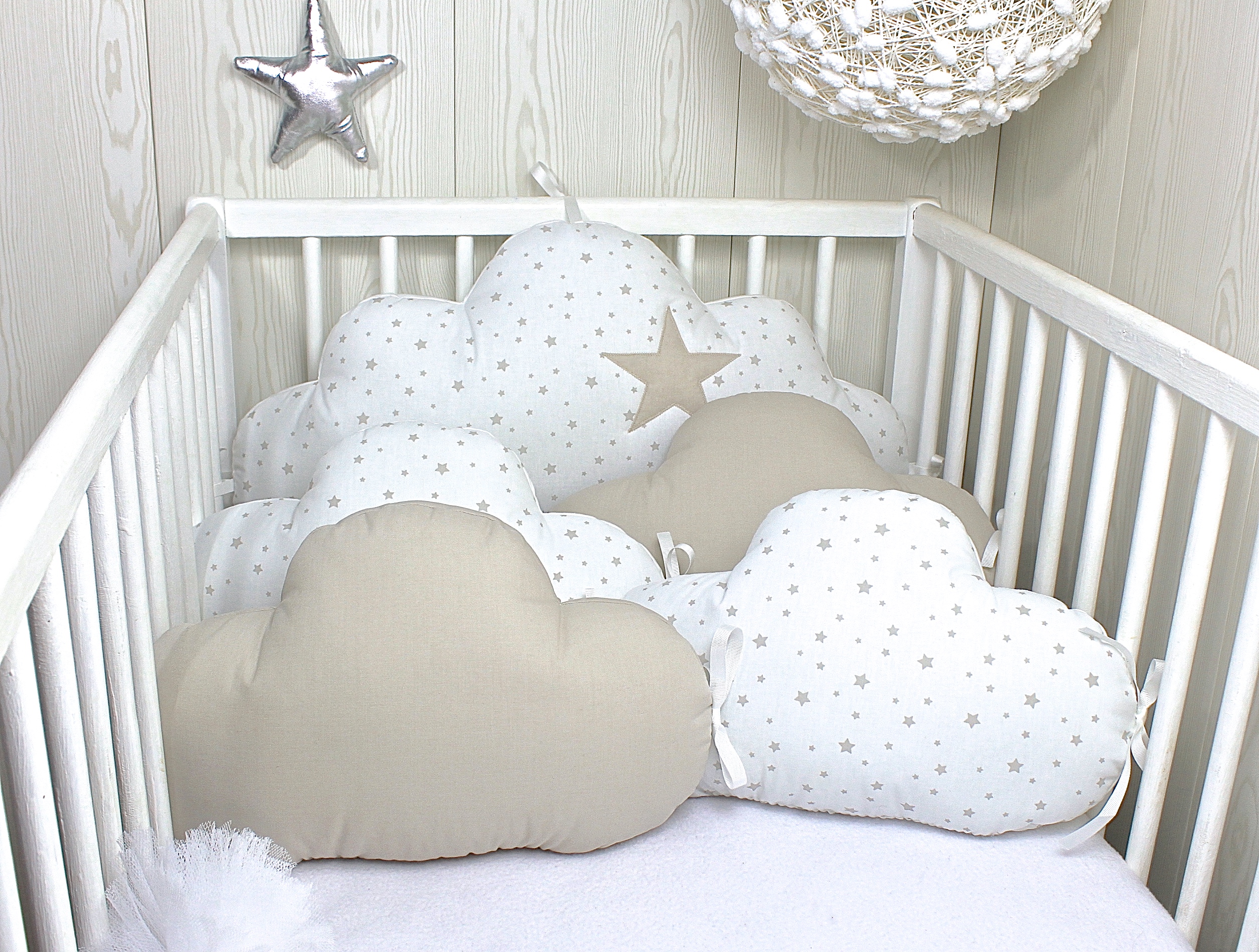 Mobile bébé bois : nuage, éléphant & étoile, blanc & beige. Livré 48h