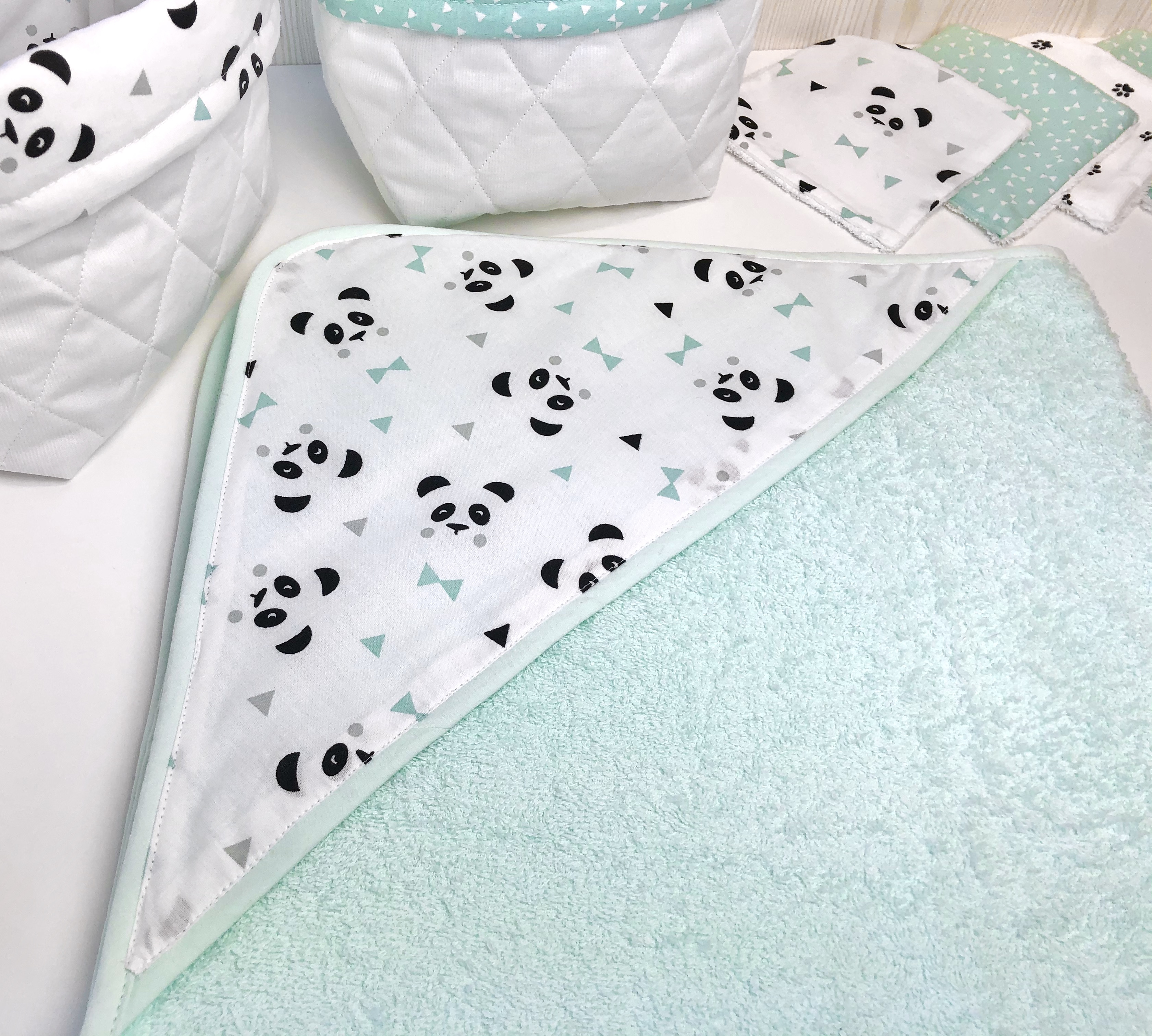 Cape De Bain Bebe Vert D Eau Et Panda Accessoires Bebe Par Petitlion Cape De Bain Bebe Vert D Eau Et Panda Accessoires Bebe Par Petitlion