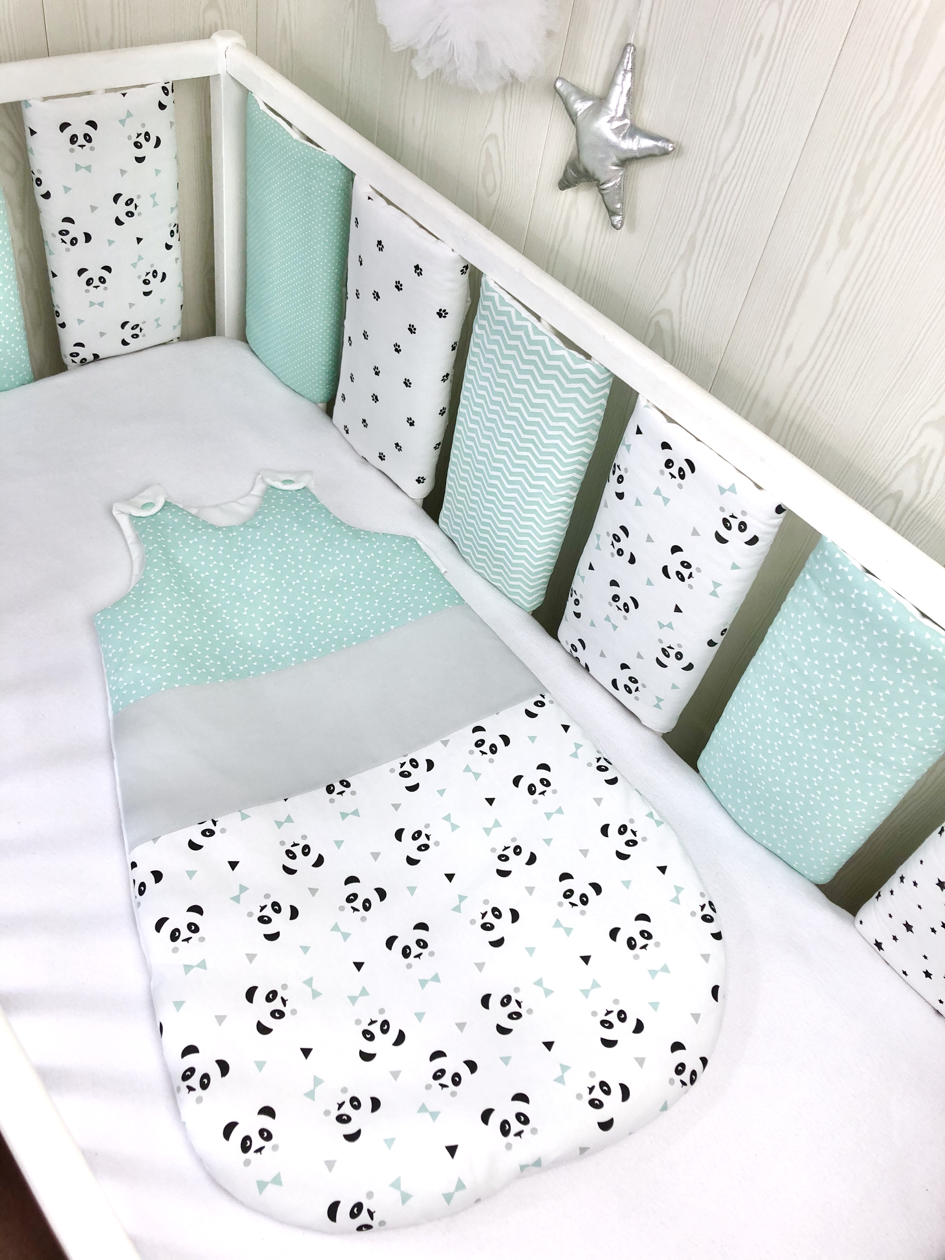 Lot De 6 Protections De Barreaux Assorties Pour Tour De Lit De Bebe Theme Panda Accessoires Bebe Par Petitlion
