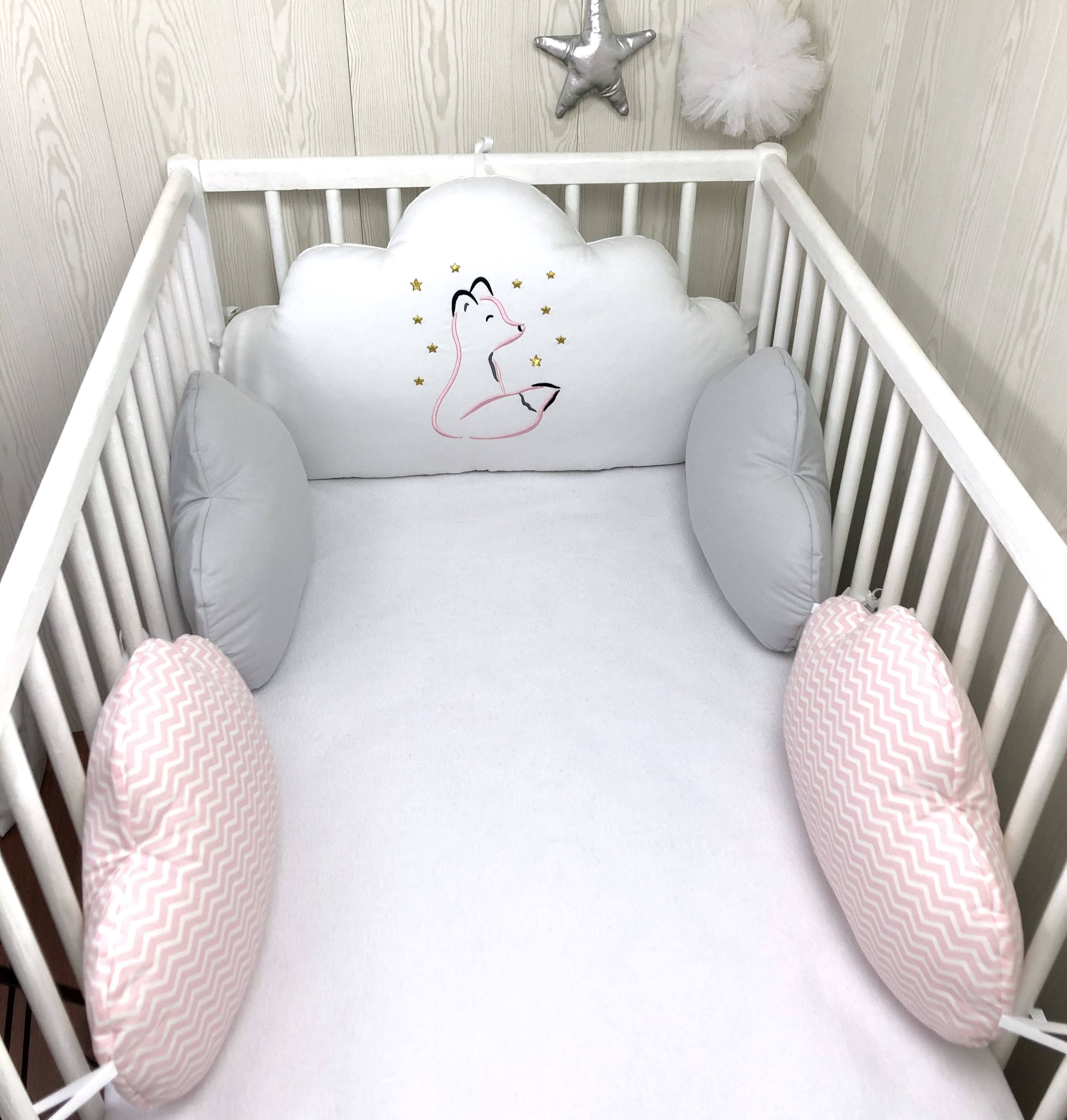 5 Coussins Avec Liens D Attache Pour Lit En 70cm Large Gris Rose Et Renard Brode Accessoires Bebe Par Petitlion 5 Coussins Avec Liens D Attache Pour Lit En 70cm Large Gris Rose Et Renard Brode Accessoires Bebe Par Petitlion