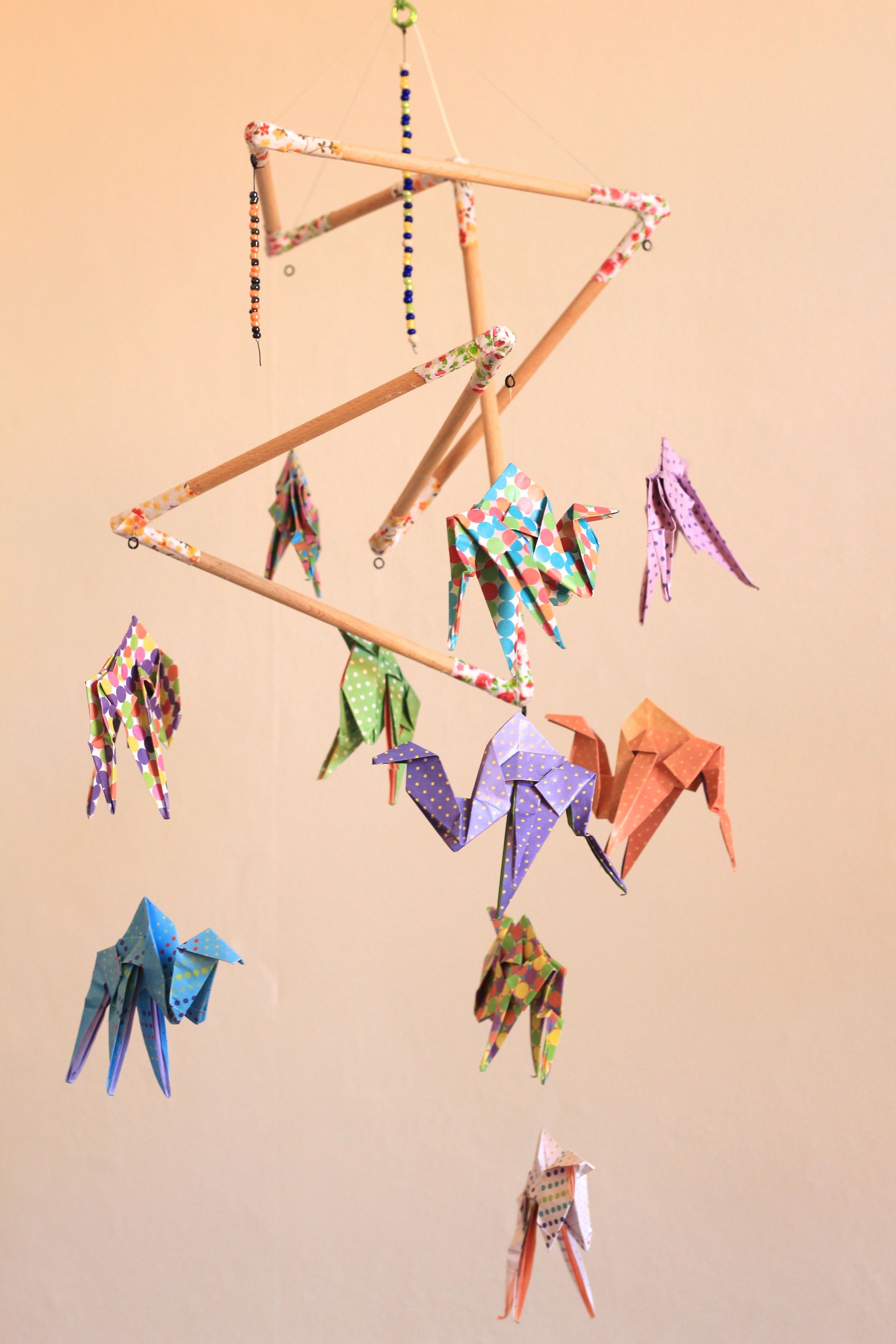 Mobile Bebe Bois Suspension Chambre Enfant Bebe En Origami Animaux Dromadaire Accessoires Bebe Par Parisdepapiers Mobile Bebe Bois Suspension Chambre Enfant Bebe En Origami Animaux Dromadaire Accessoires Bebe Par Parisdepapiers
