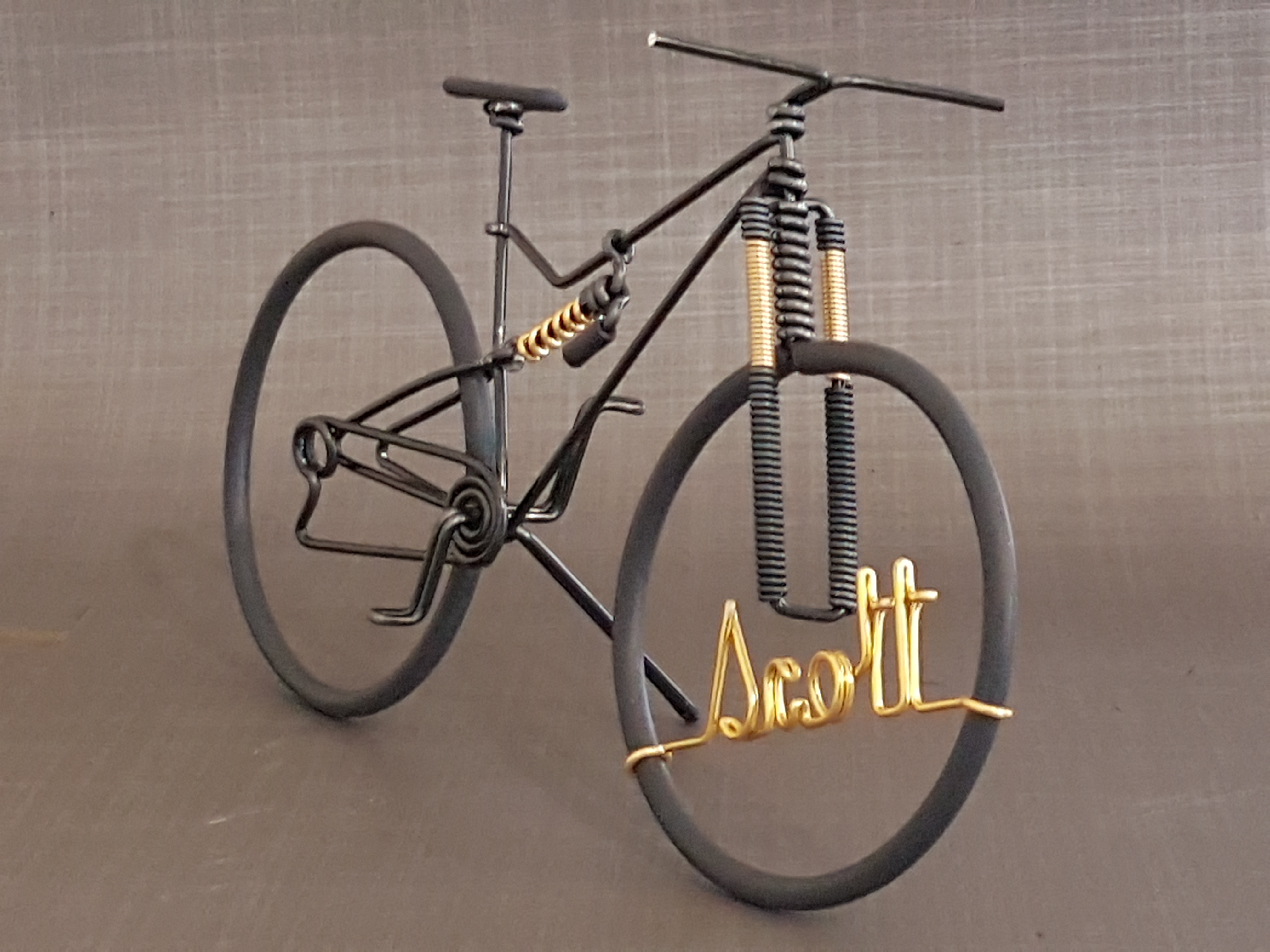 Vélo vtt miniature en fil aluminium : accessoires-mariage par brunocreations