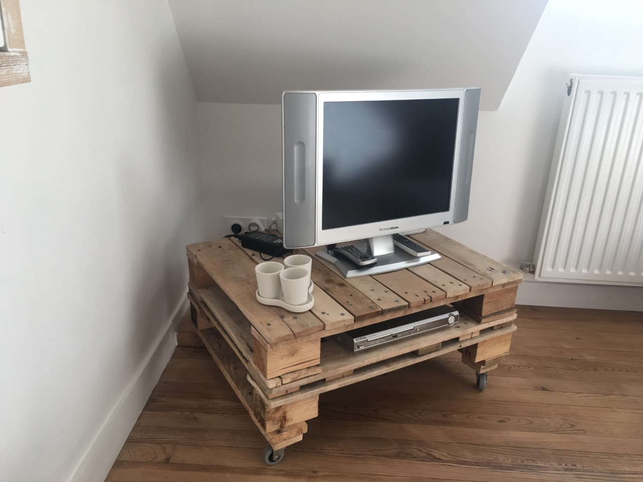 Table basse ou meuble tv en bois de palette : meubles par cocon-de-bois