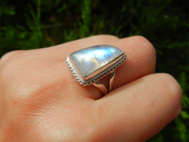 Bague Labradorite Blanche Pierre de Lune en Agent Massif 925