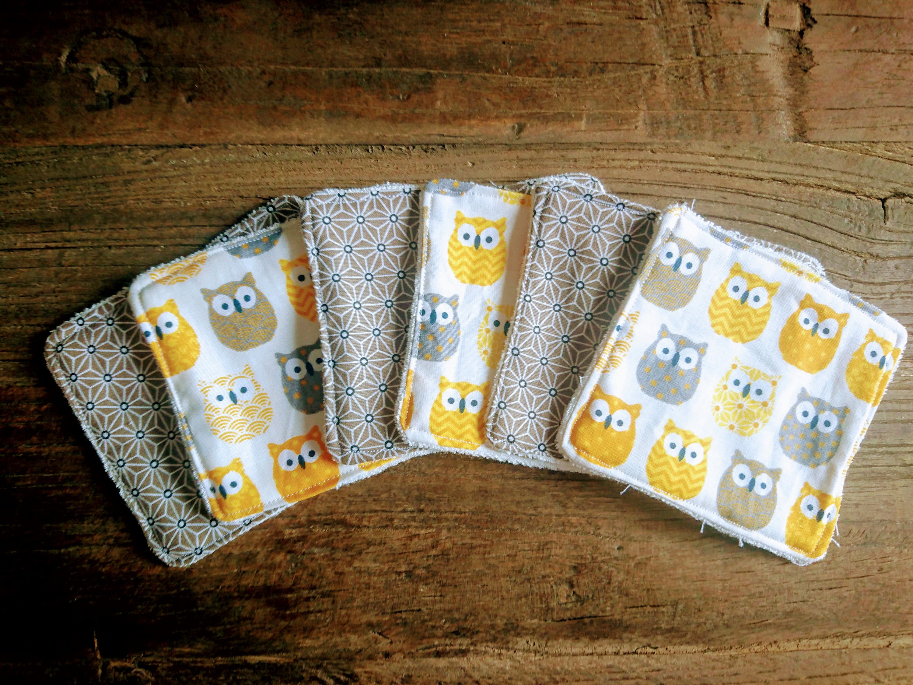 Lingettes Lavables Hiboux Jaune Et Panier De Rangement Eponge Microfibre De Bambou Pour Bebe Ou Demaquillage Par Douxsonges Lingettes Lavables Hiboux Jaune Et Panier De Rangement Eponge Microfibre De Bambou Pour Bebe Ou Demaquillage Par Douxsonges