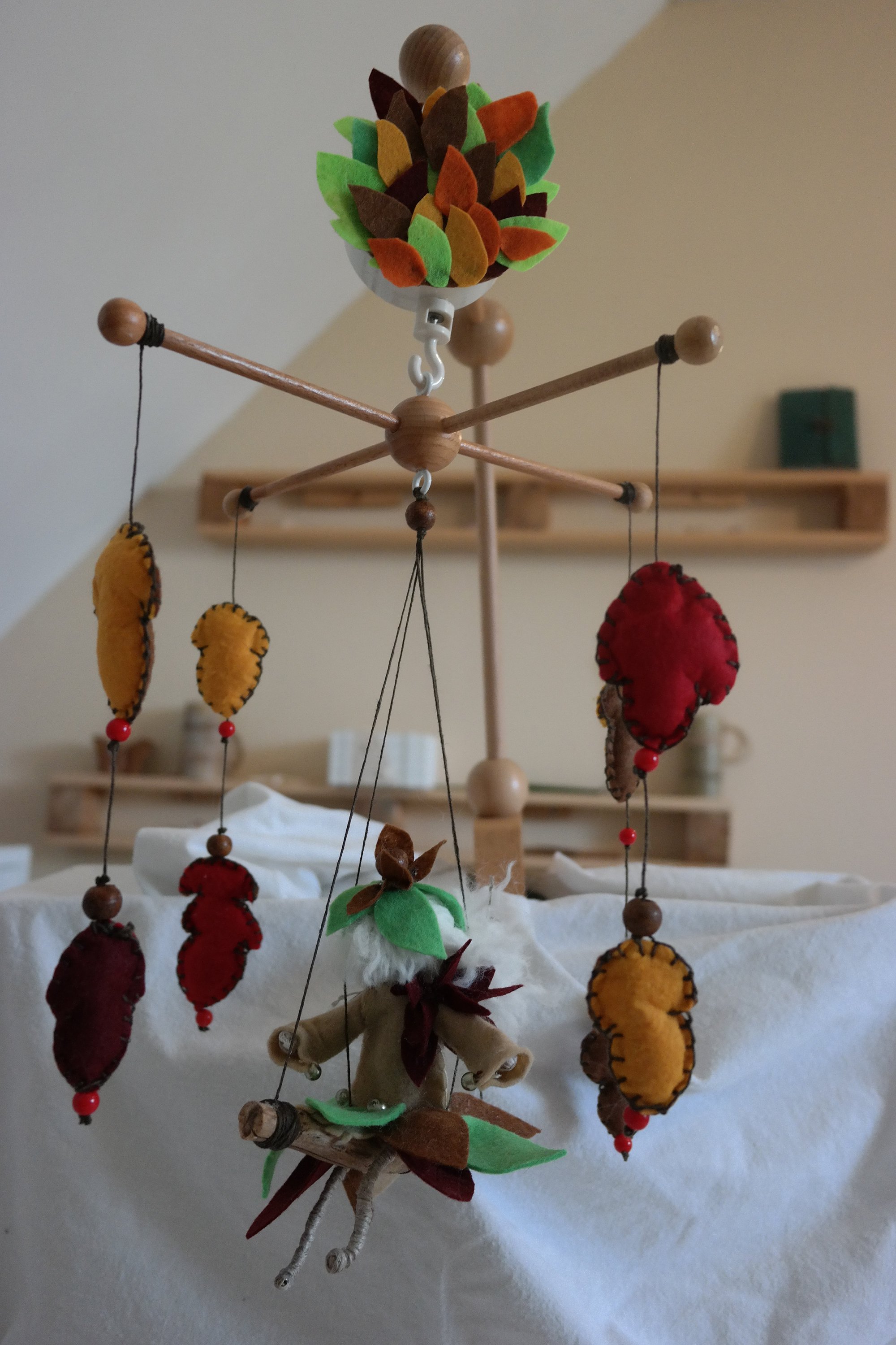 Mobile original musical tourne artisan fait main jouet de lit suspension bois  bébé naissance cadeau noel : enfants-cadeaux-naissance par  nat-home-by-ellibab